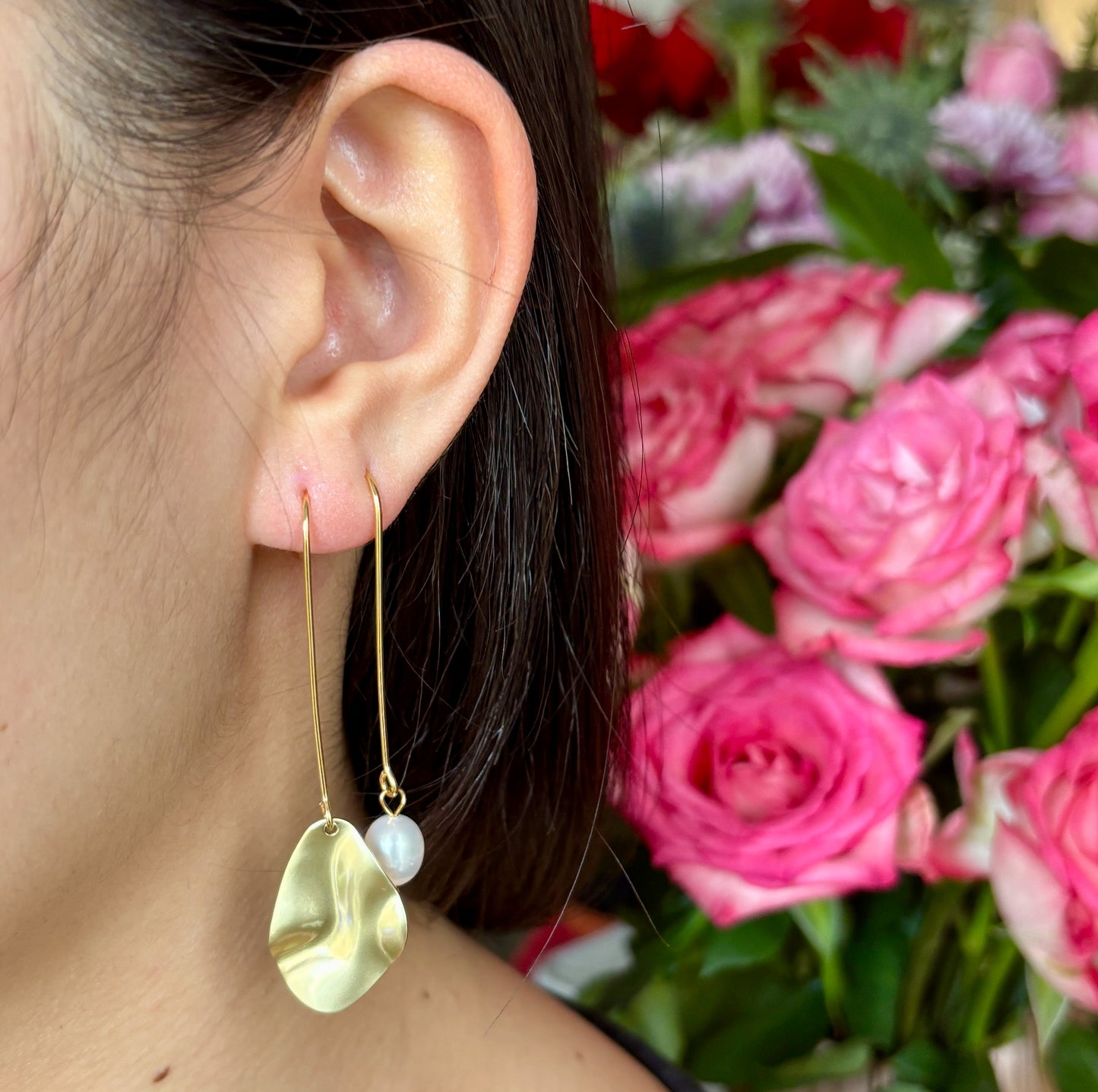 14ct Gold Plated Mismatched Pearl Leaf Earrings