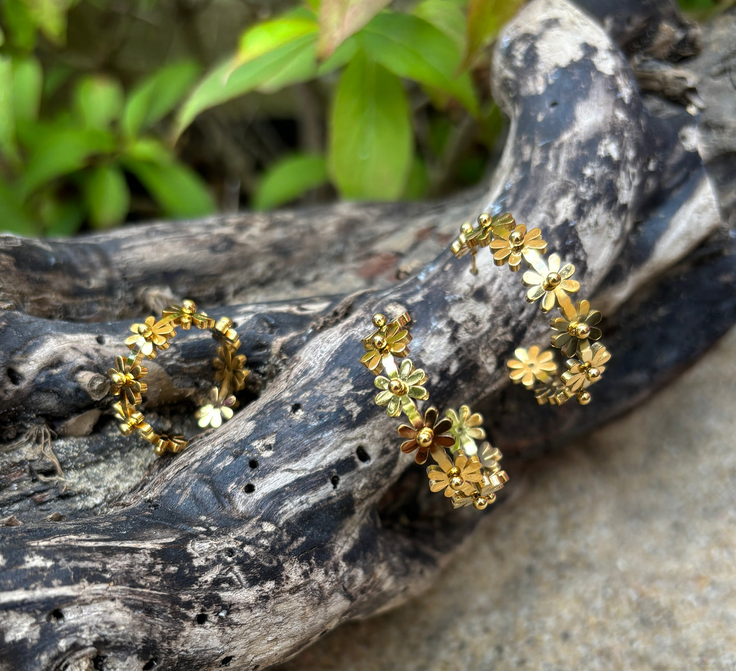 18ct Gold Plated Adjustable Daisy Ring