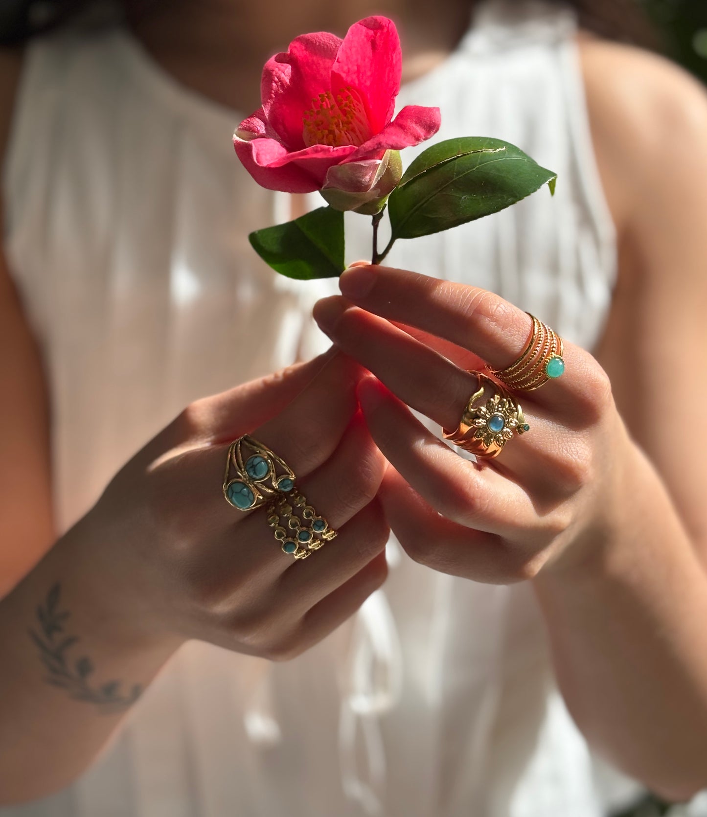 18ct Gold Plated Blue Glass Flower Adjustable Ring