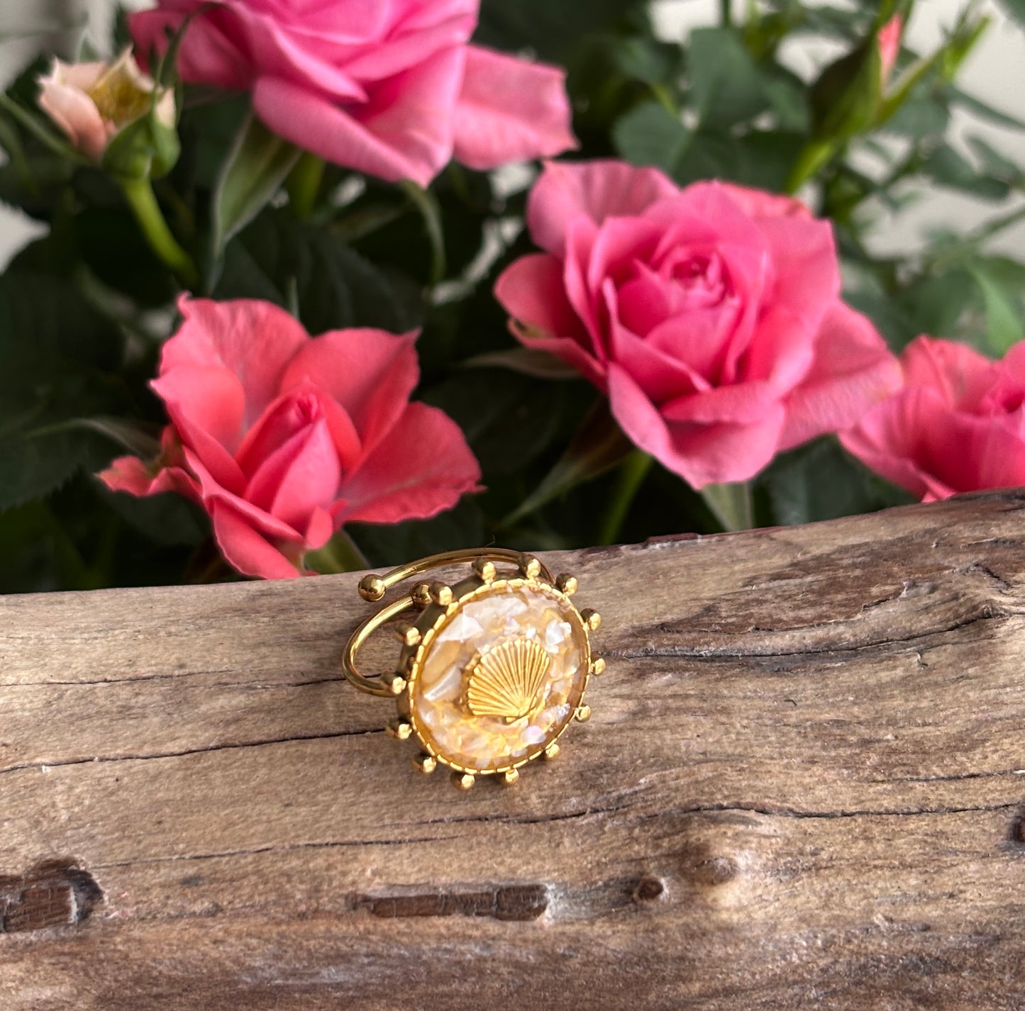 18ct Gold Plated Mother of Pearl Shell Ring
