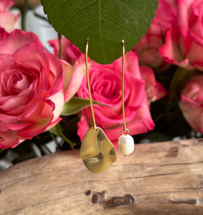 14ct Gold Plated Mismatched Pearl Leaf Earrings