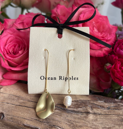 14ct Gold Plated Mismatched Pearl Leaf Earrings