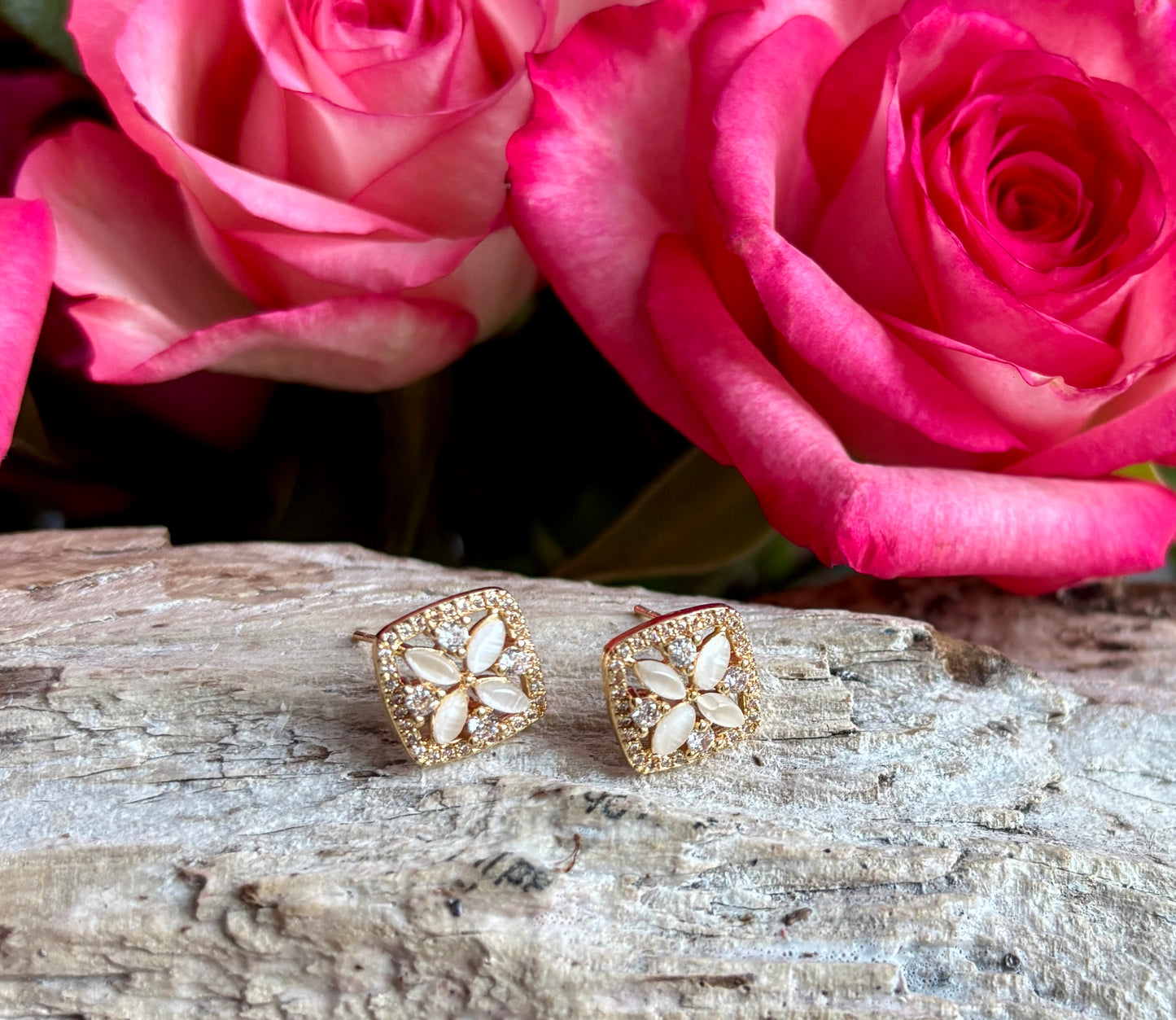 14ct Gold Plated Cat's Eye Stud Earrings