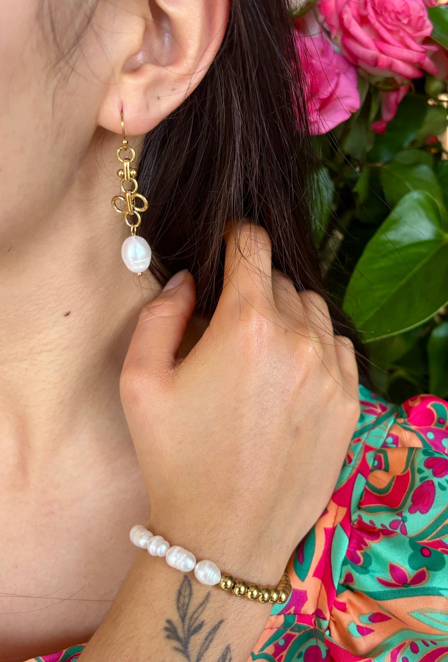 18ct Gold Plated Fresh Water Pearl Elastic Bracelet