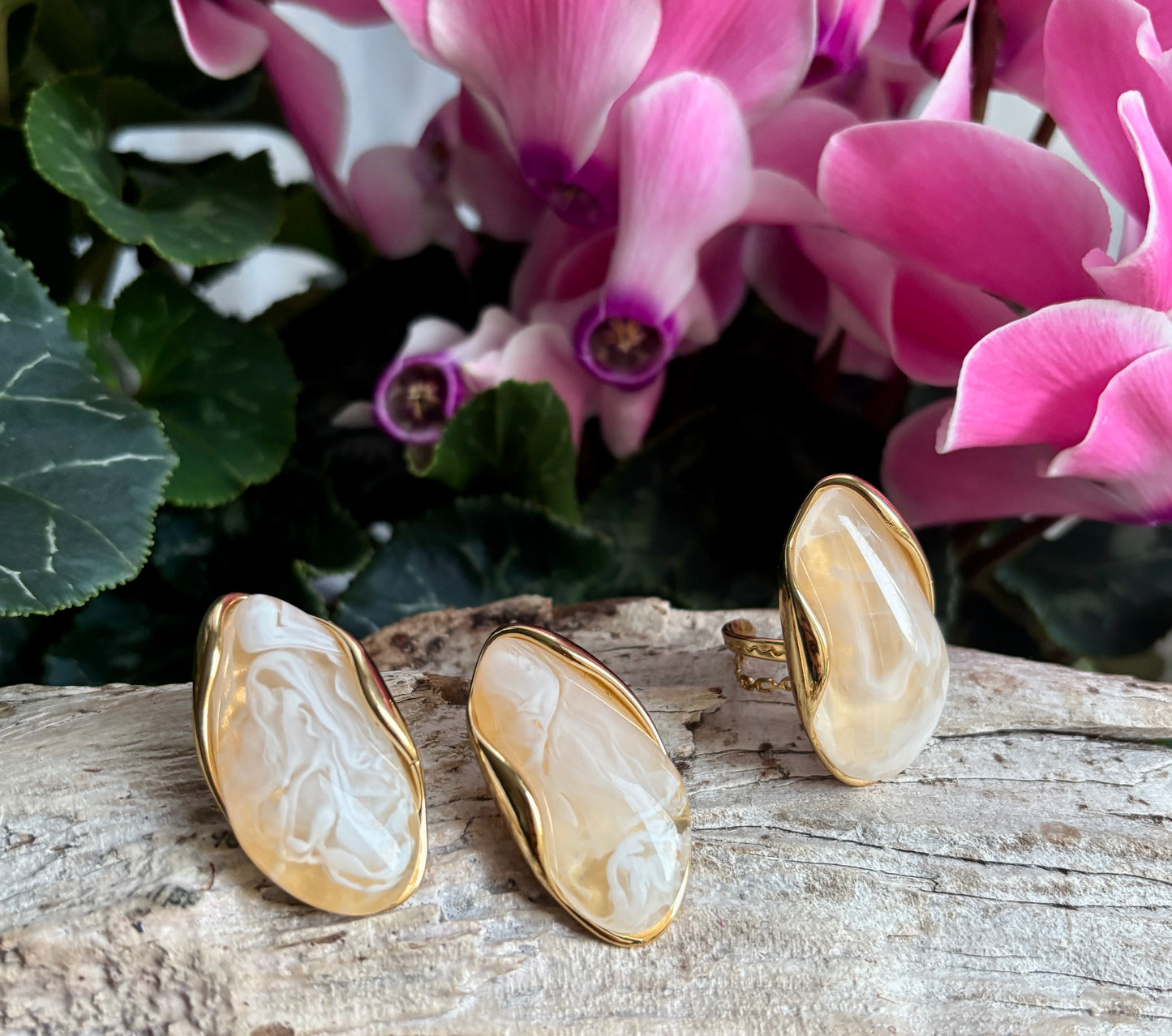 18ct Gold Plated Resin Statement Ring