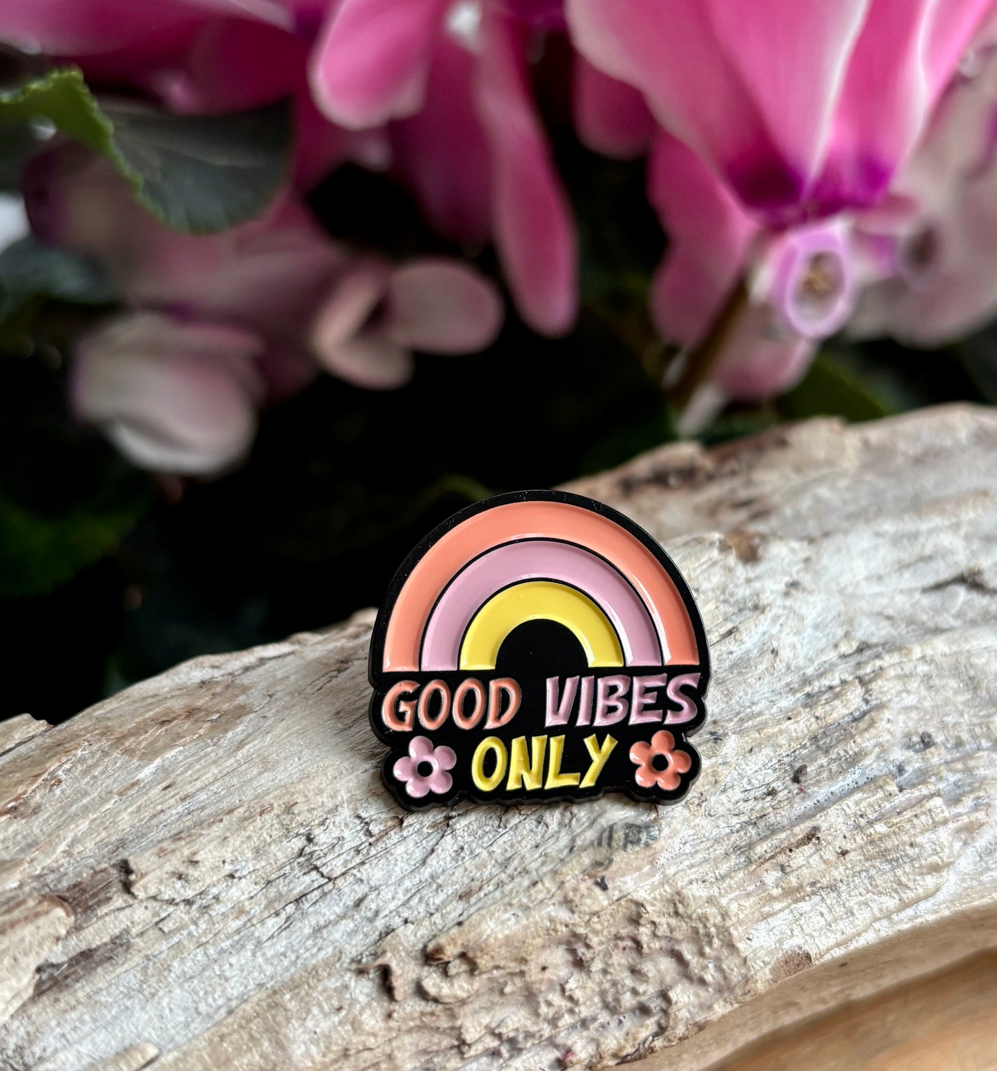 Good Vibes Only Pin Badge Card
