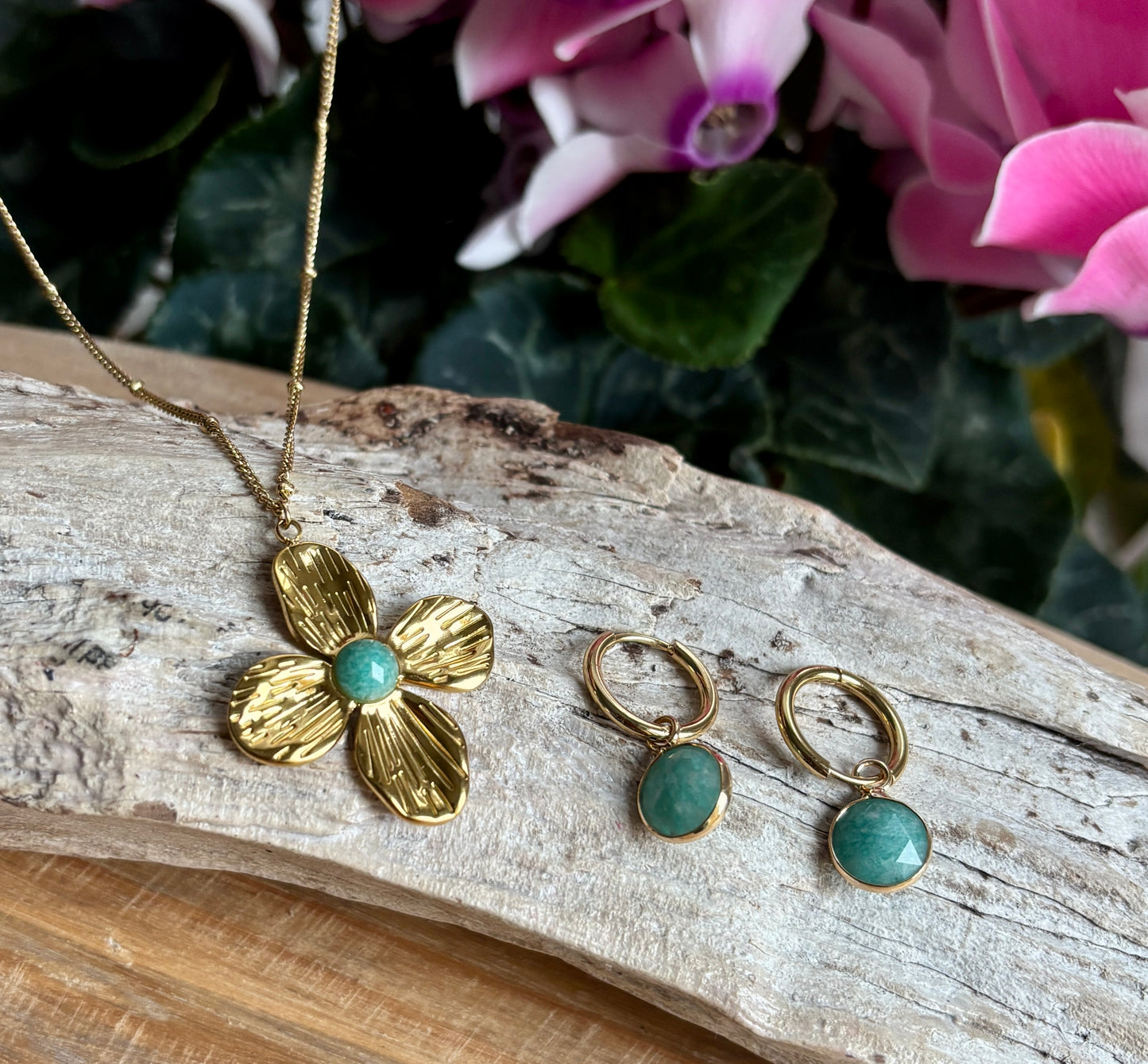 18ct Gold Plated Natural Stone Flower Pendant Necklace - Available in Two Options