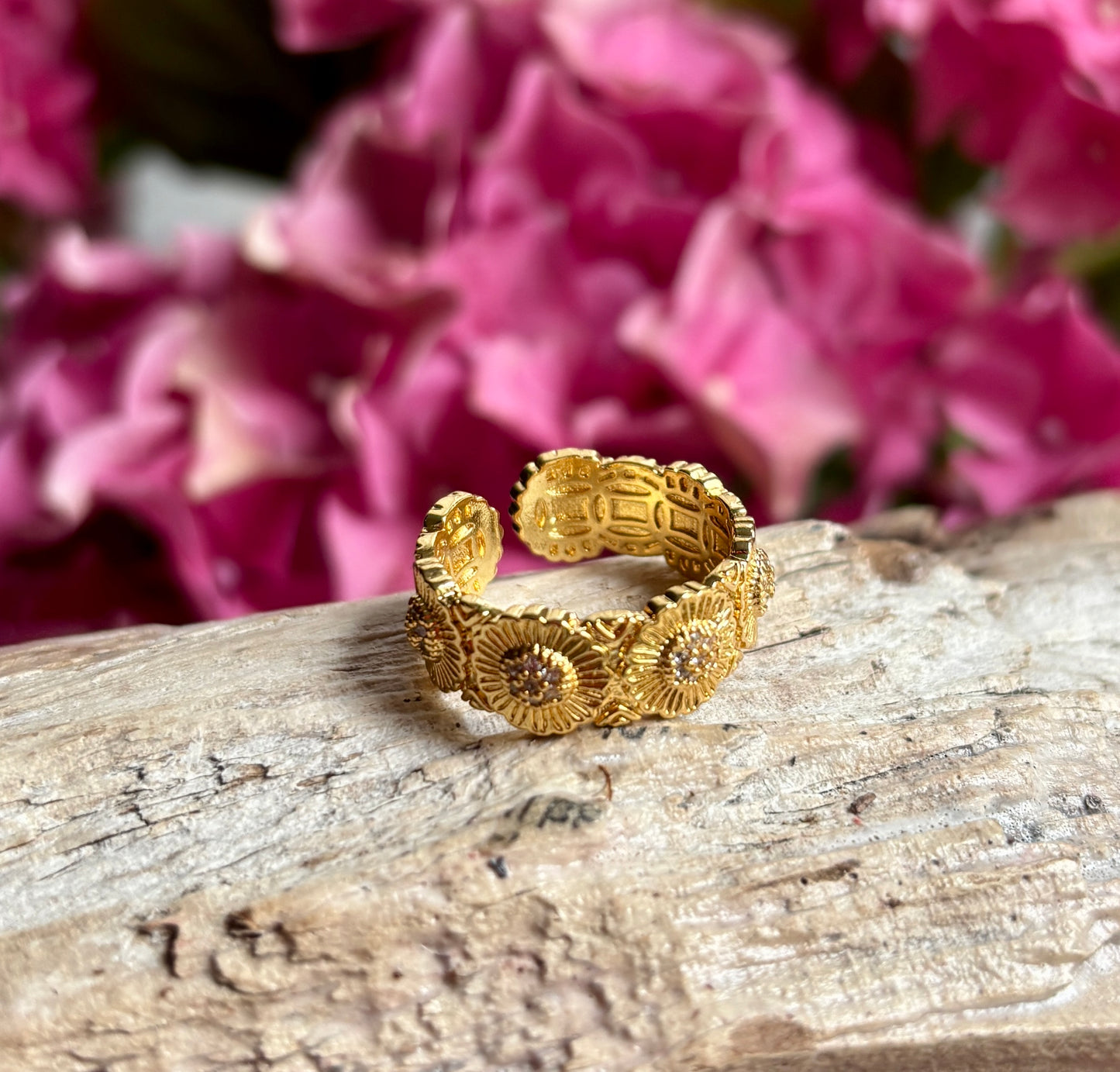 14ct Gold Plated Cubic Zirconia Daisy Ring